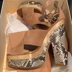 Alexandre Birman “Peggy” suede clog